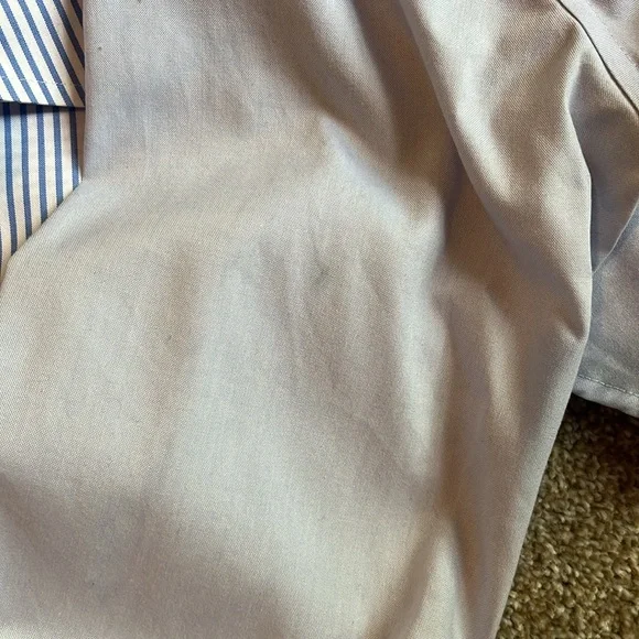 Two (2) Jones New York Signature Non-Iron Button-ups M - Picture 5 of 5